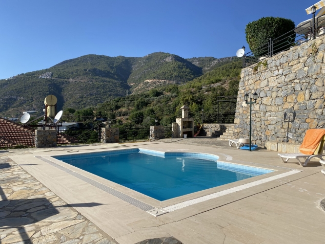 Blick Wohnung zum Verkauf in Alanya. Eine YACHT als Geschen!